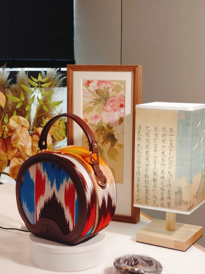 KUZNEY- Atlas silk Handbag