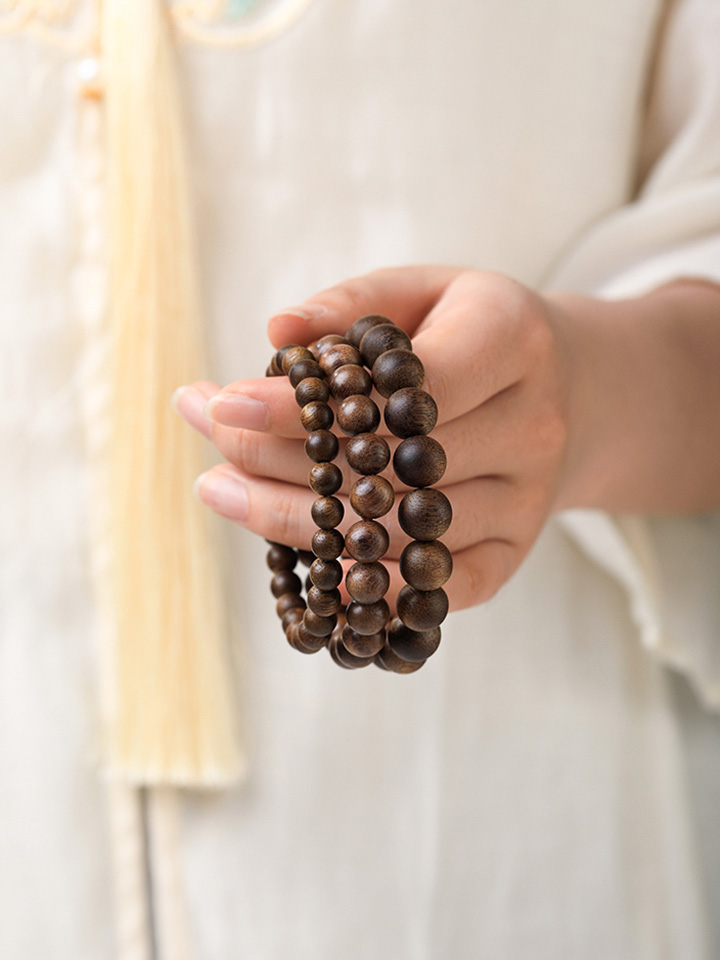 Natural Qi Nan Agarwood Bracelet/Wooden Bracelet