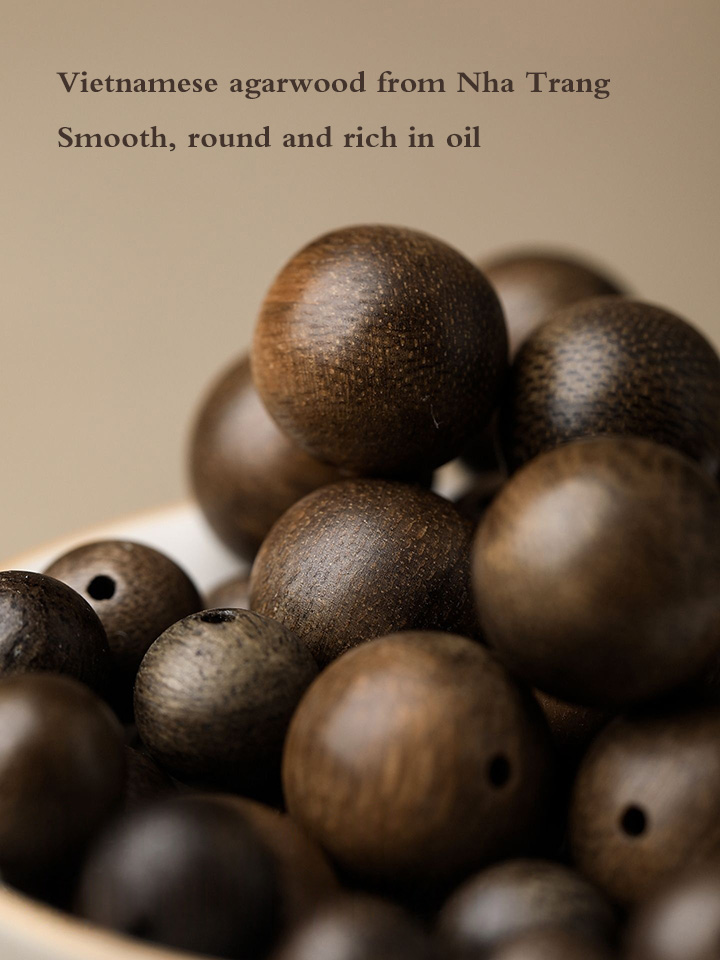 Natural Qi Nan Agarwood Bracelet/Wooden Bracelet