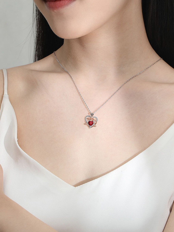 Heart-Shaped Rose Necklace