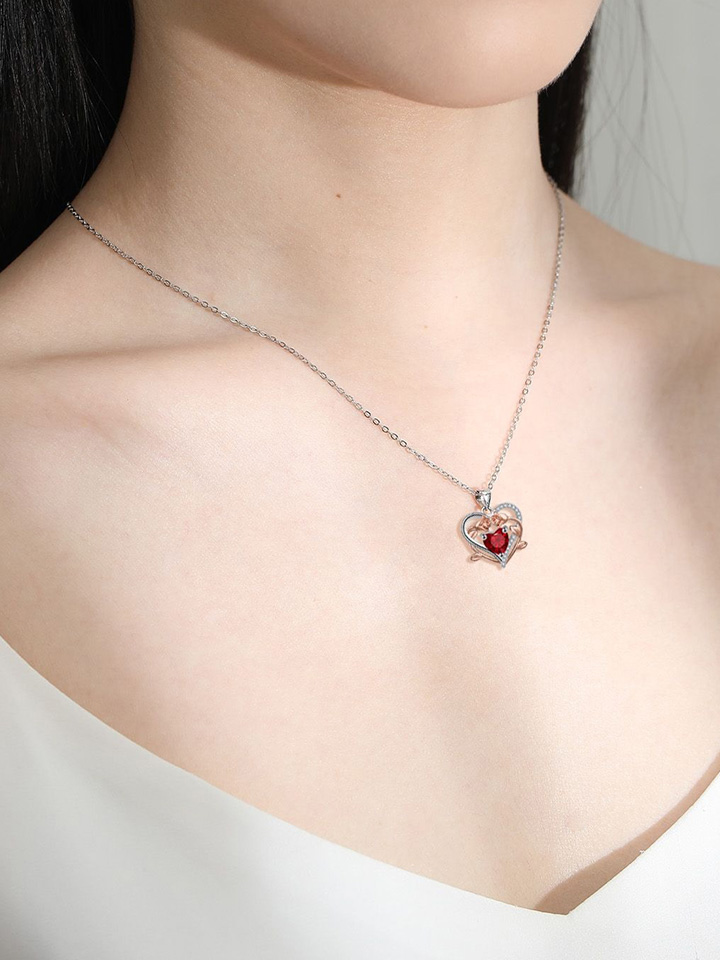 Heart-Shaped Rose Necklace